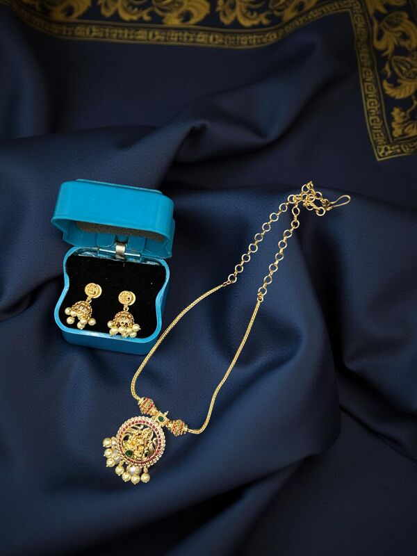 Gold chain with Lakshmi Pendent and matching Jumkhas