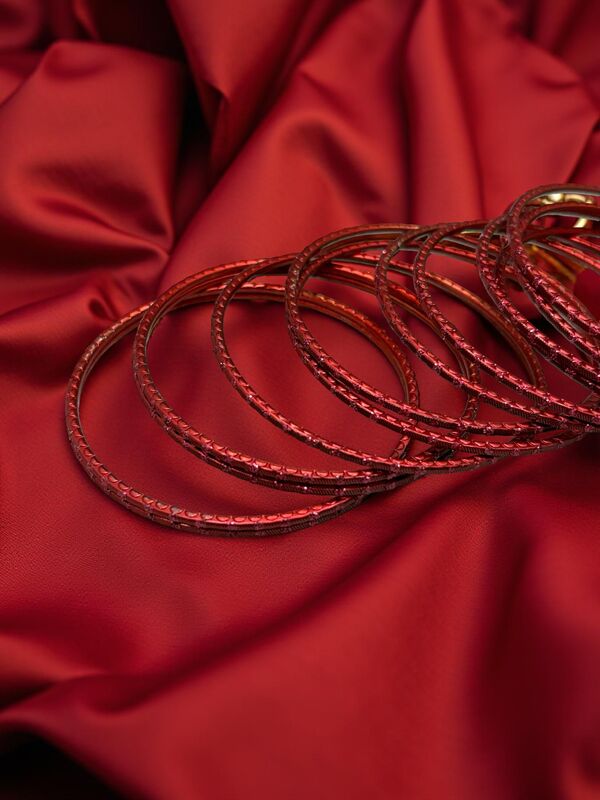 Rain drop Metal Bangles in Red
