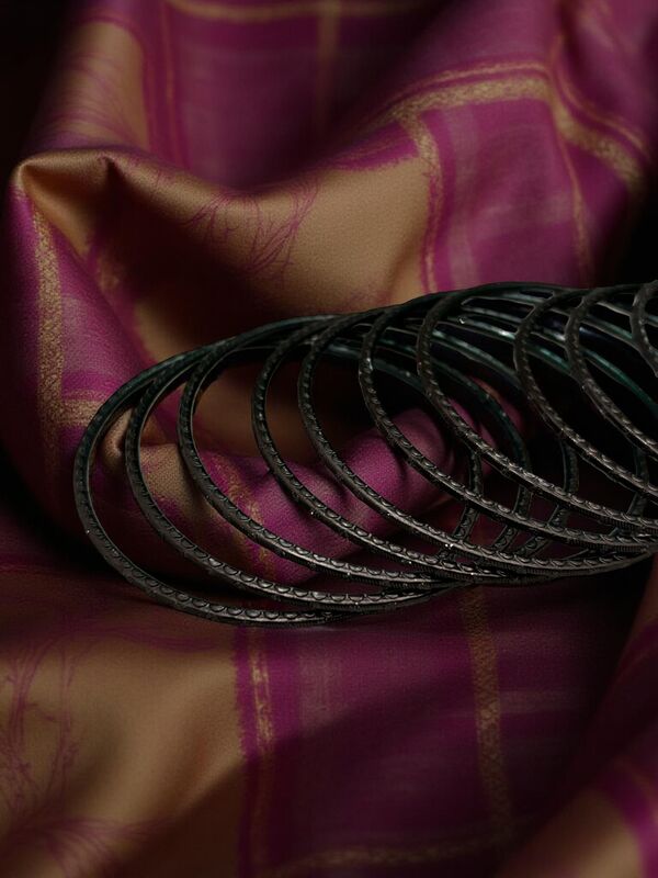 Rain drop Metal Bangles in Black
