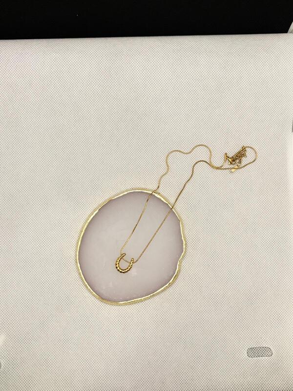 Lucky Minimalist Gold Horseshoe Necklace