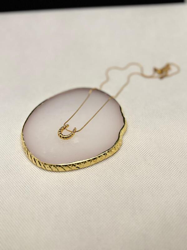 Lucky Minimalist Gold Horseshoe Necklace