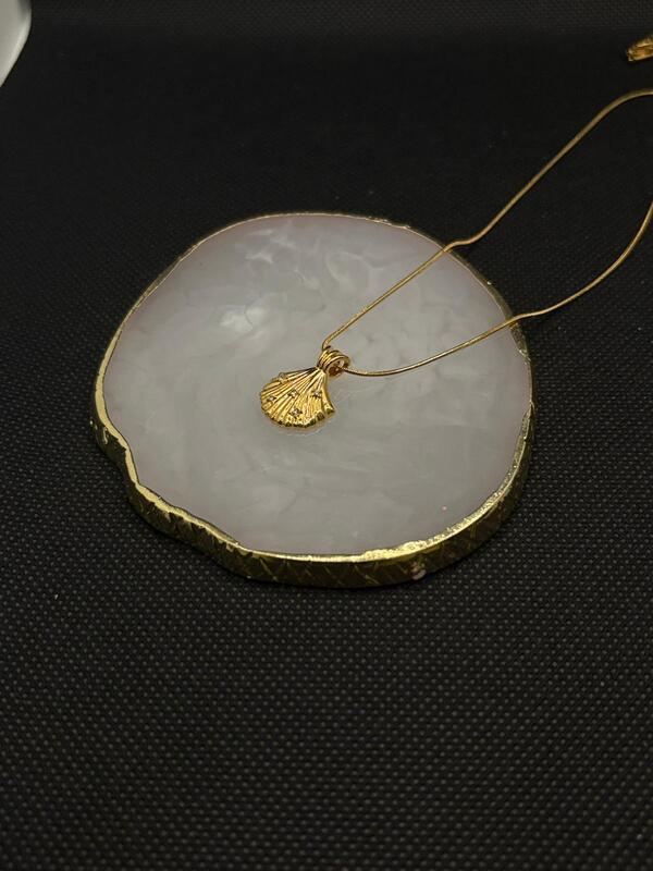 Gold Scallop Seashell Pendant Necklace