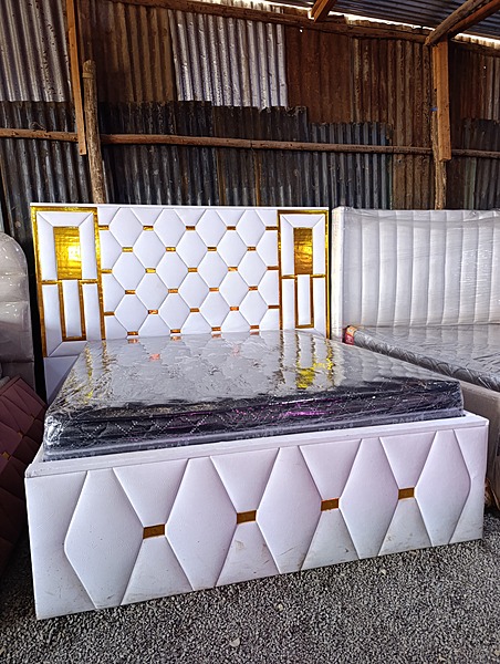 White classy timeless elegance 6*6 bed with a matress