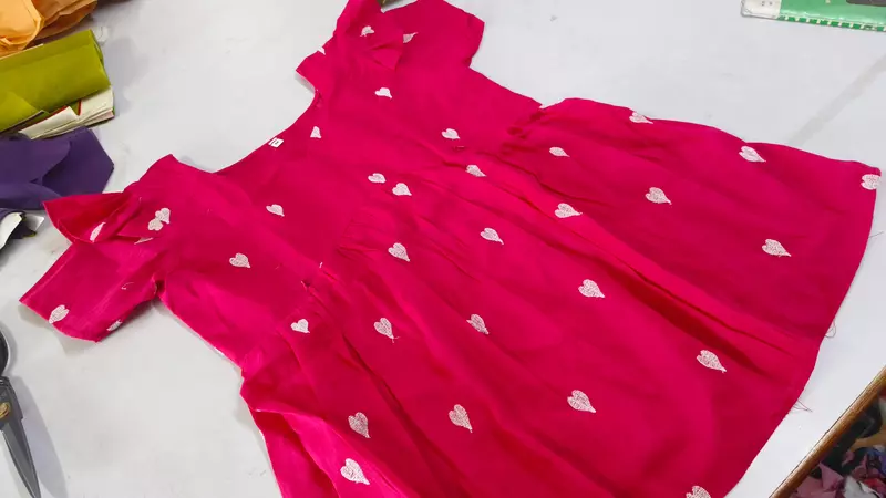 Short top: Ruffle sleeve Pink