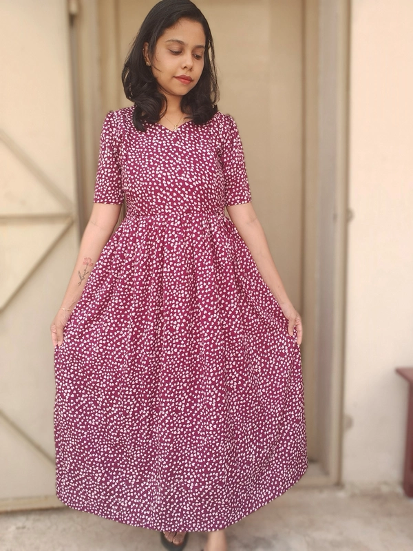 Crepe: Plum Dots