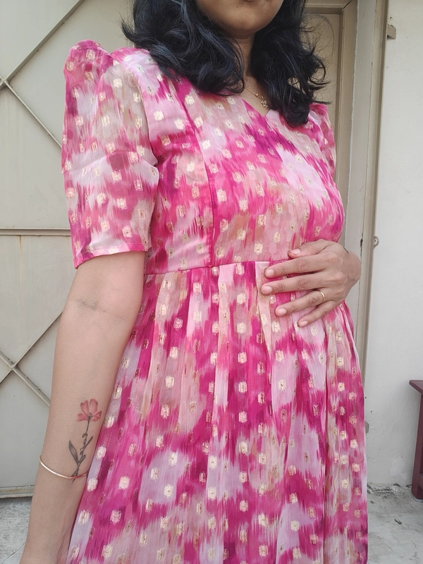 Georgette: Pink & Gold Butta Feeding dress