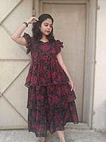 Georgette: Photoshoot Dress Black Feeding