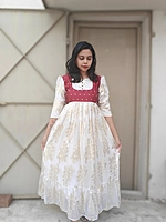 Festive : Onam White & Maroon Feeding