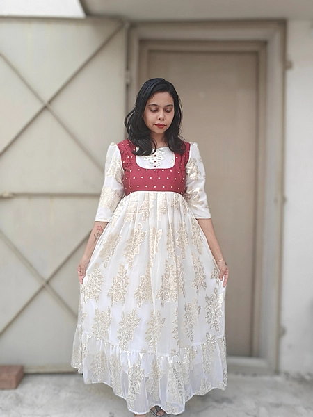 Festive : Onam White & Maroon Feeding