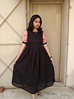 Hakkoba Cotton: Black with Georgette sleeve