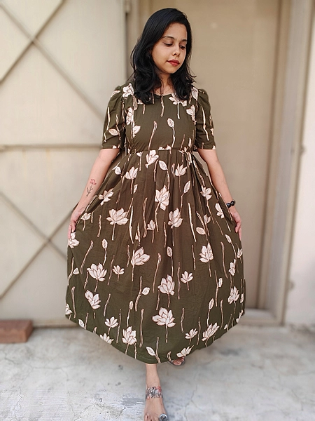 Cotton: Army Green with Lotus print (Non Feeding)