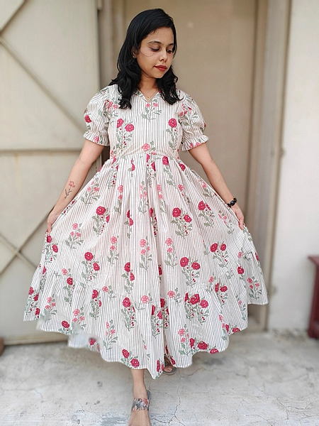 Cotton: Premium Maxi White & Floral (Non Feeding)