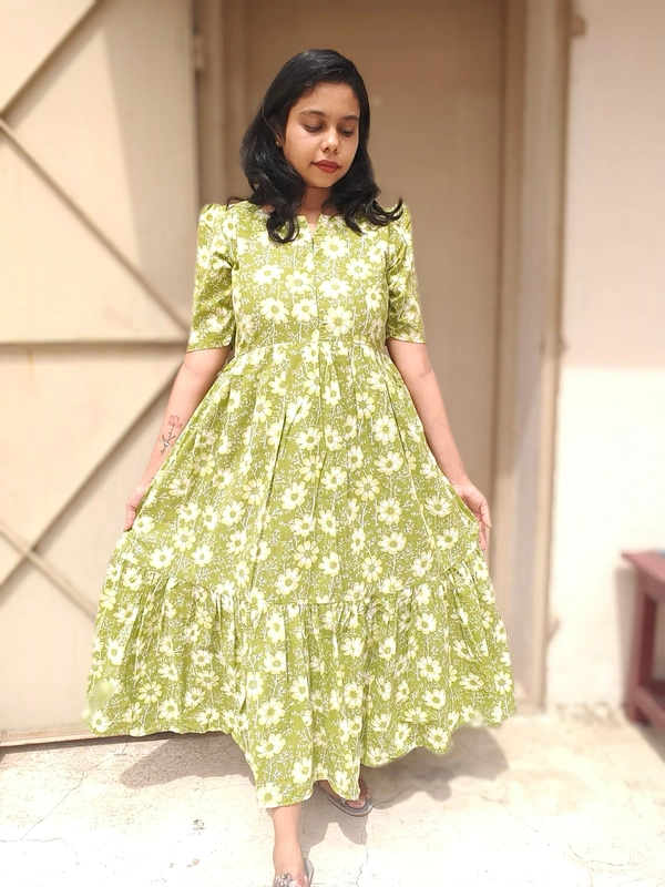 Cotton: Green Floral Center Zip (Feeding & Non Feeding)