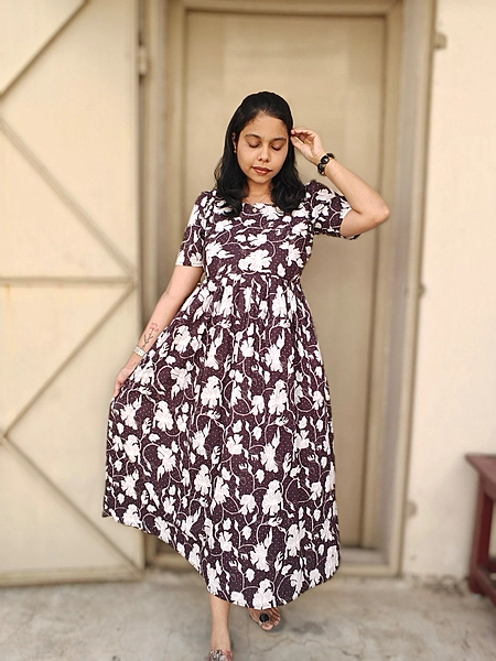Cotton: Black Floral 'Pearl' (Feeding)