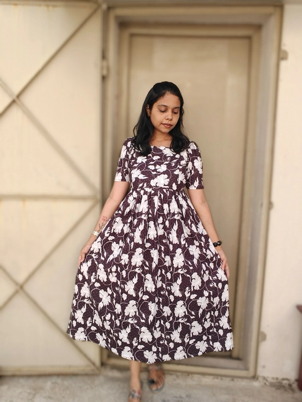Cotton: Black Floral 'Pearl' (Non Feeding)