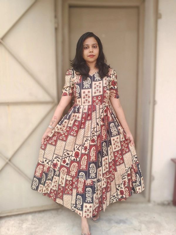 Soft Cotton: Premium fabric 'Ira' Feeding Maxi