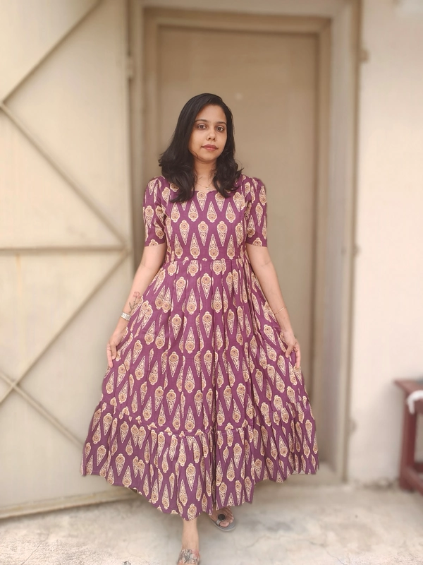 Soft Cotton: Premium Maxi 'Plum Mughal' Feeding