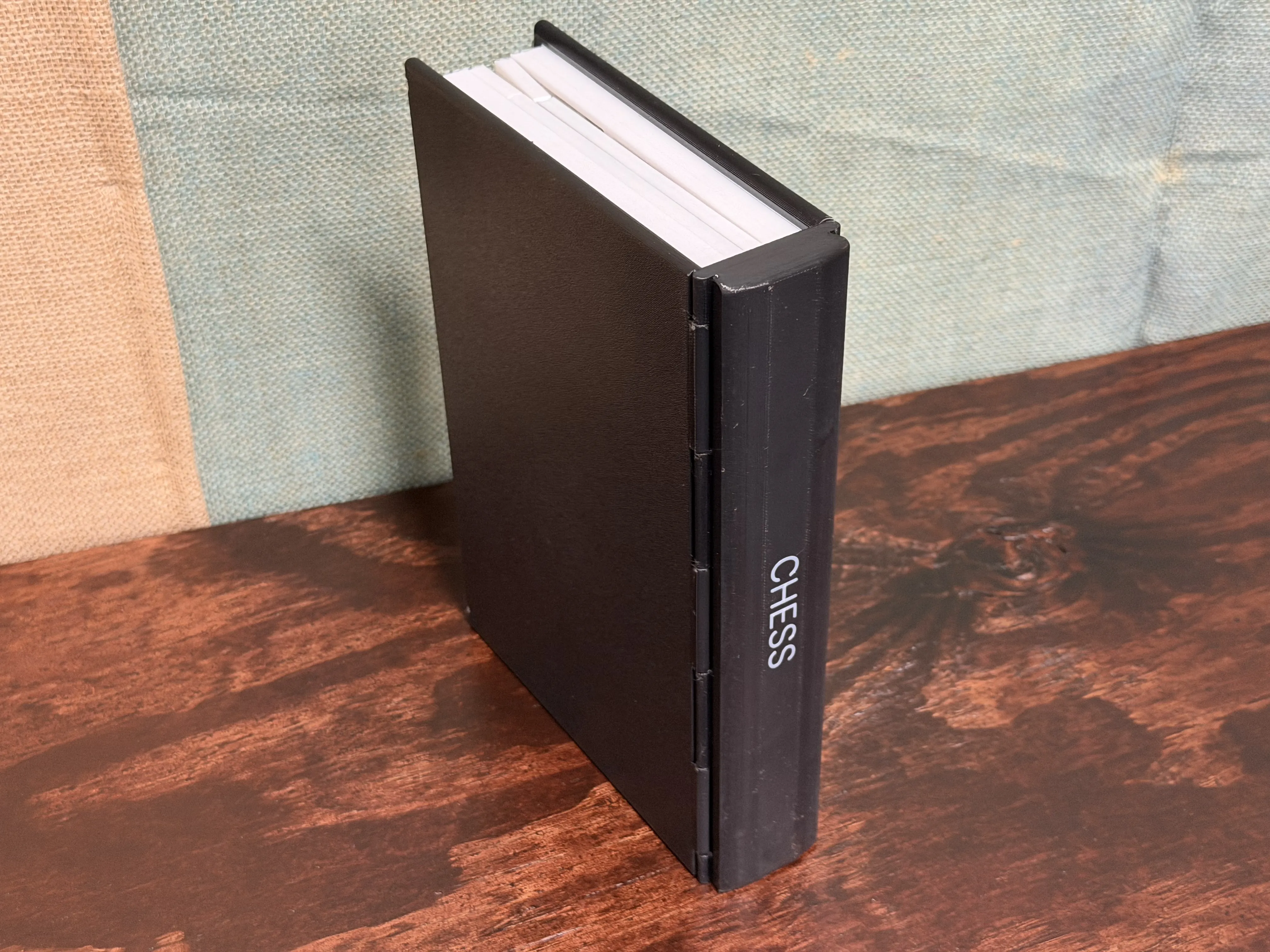 Magnetic Chess - Game in a Book