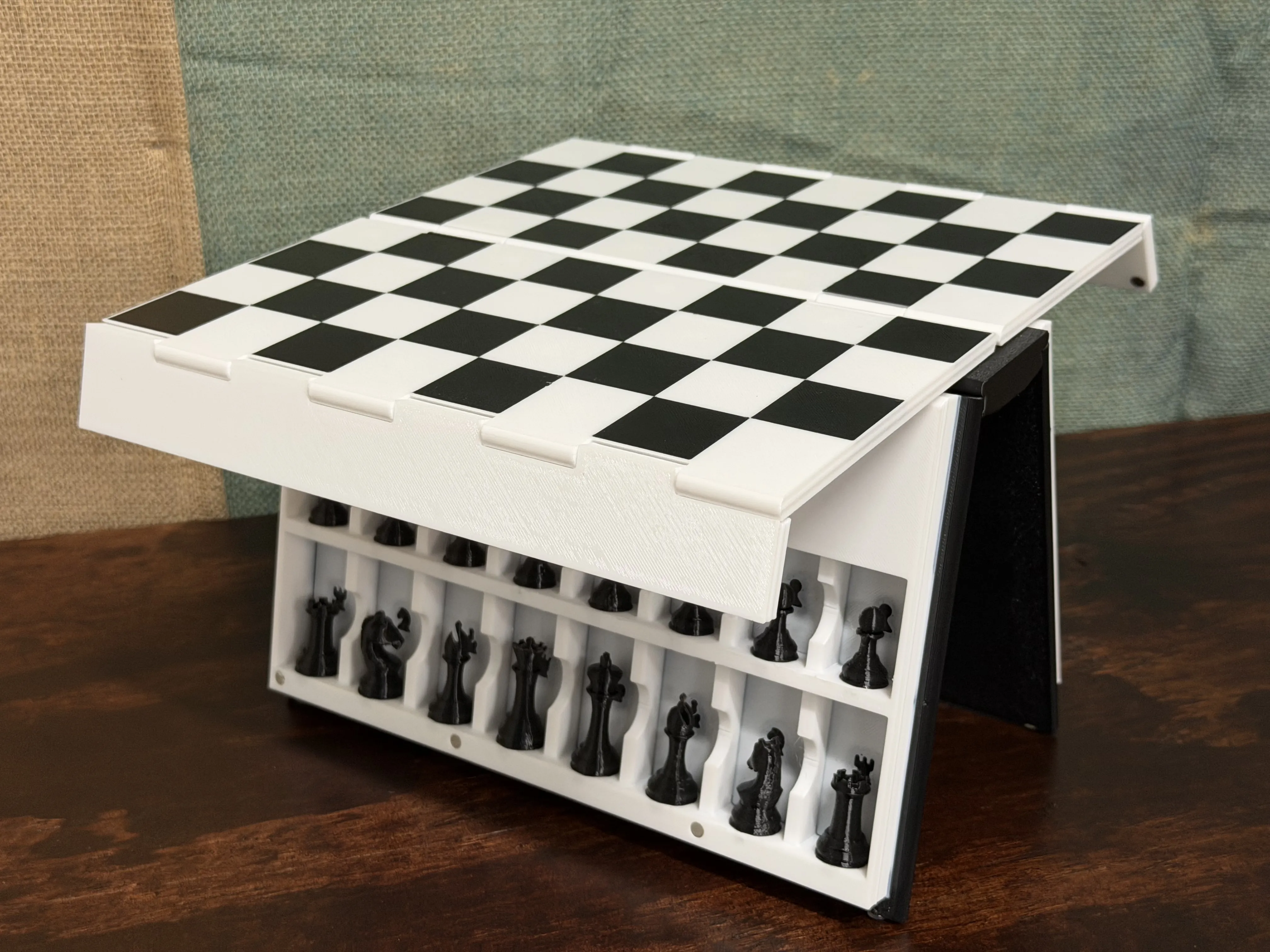Magnetic Chess - Game in a Book