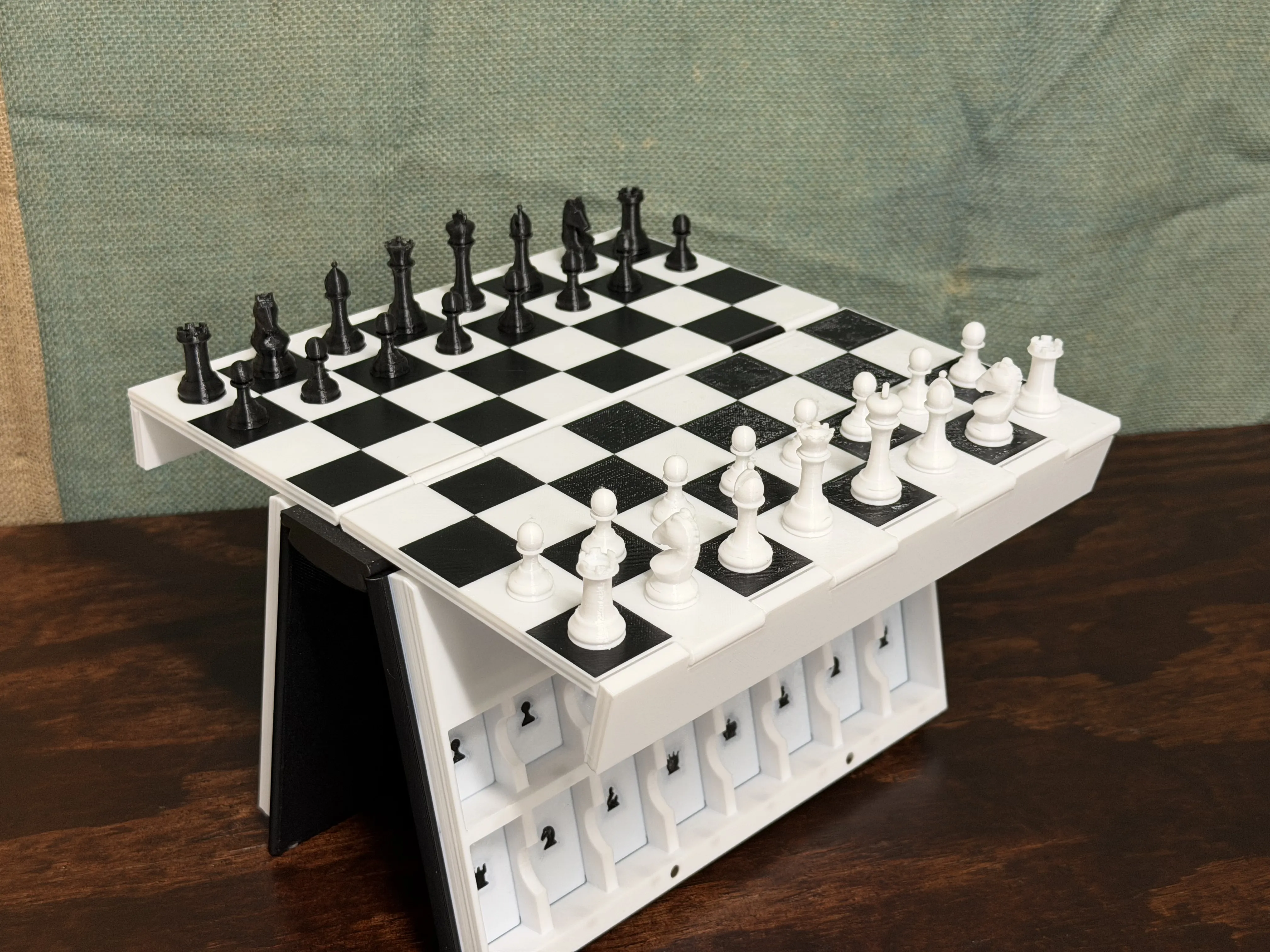 Magnetic Chess - Game in a Book