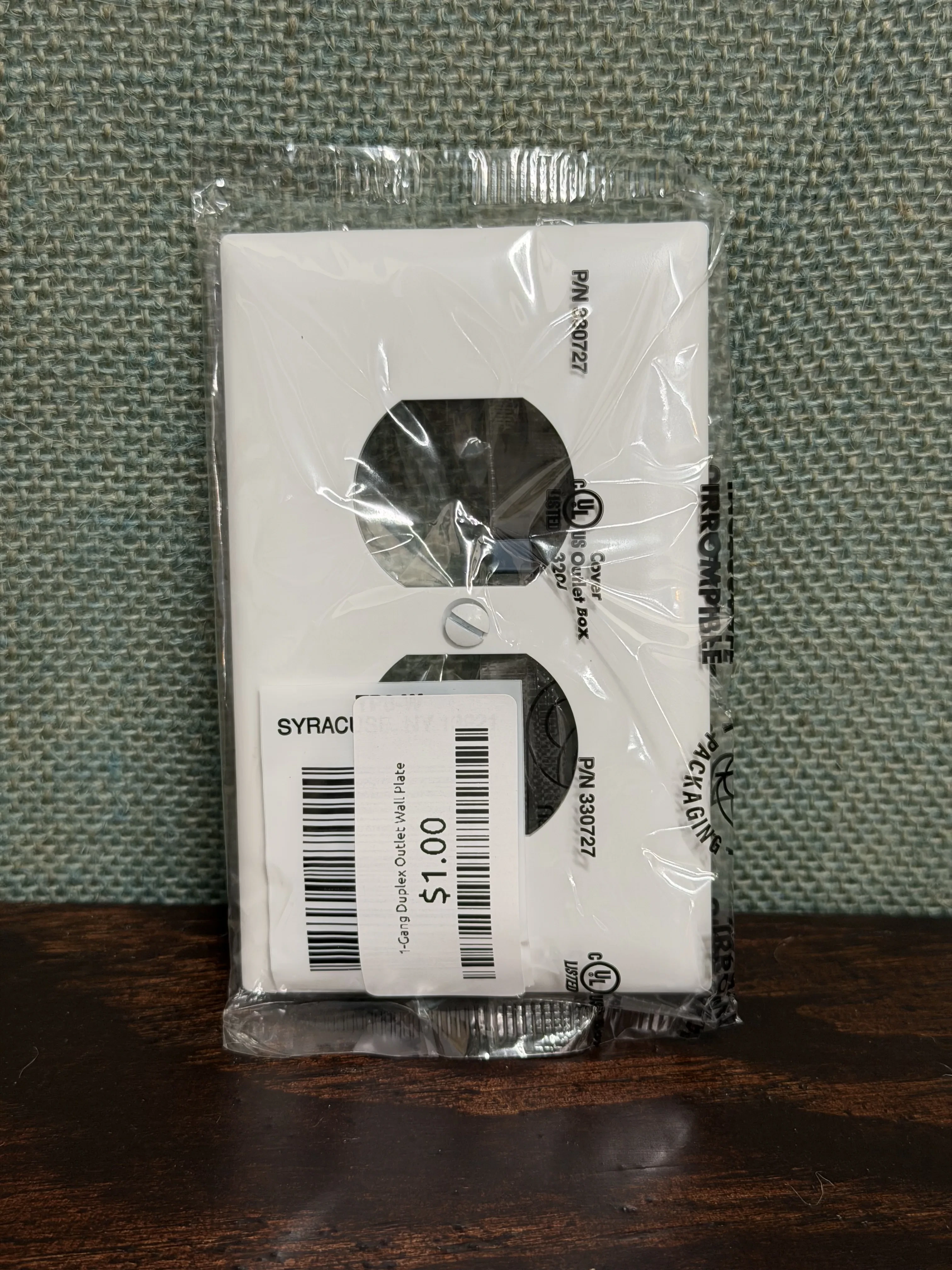 1-Gang Duplex Outlet Wall Plate