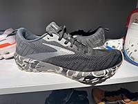 Branded SHOES Truckload