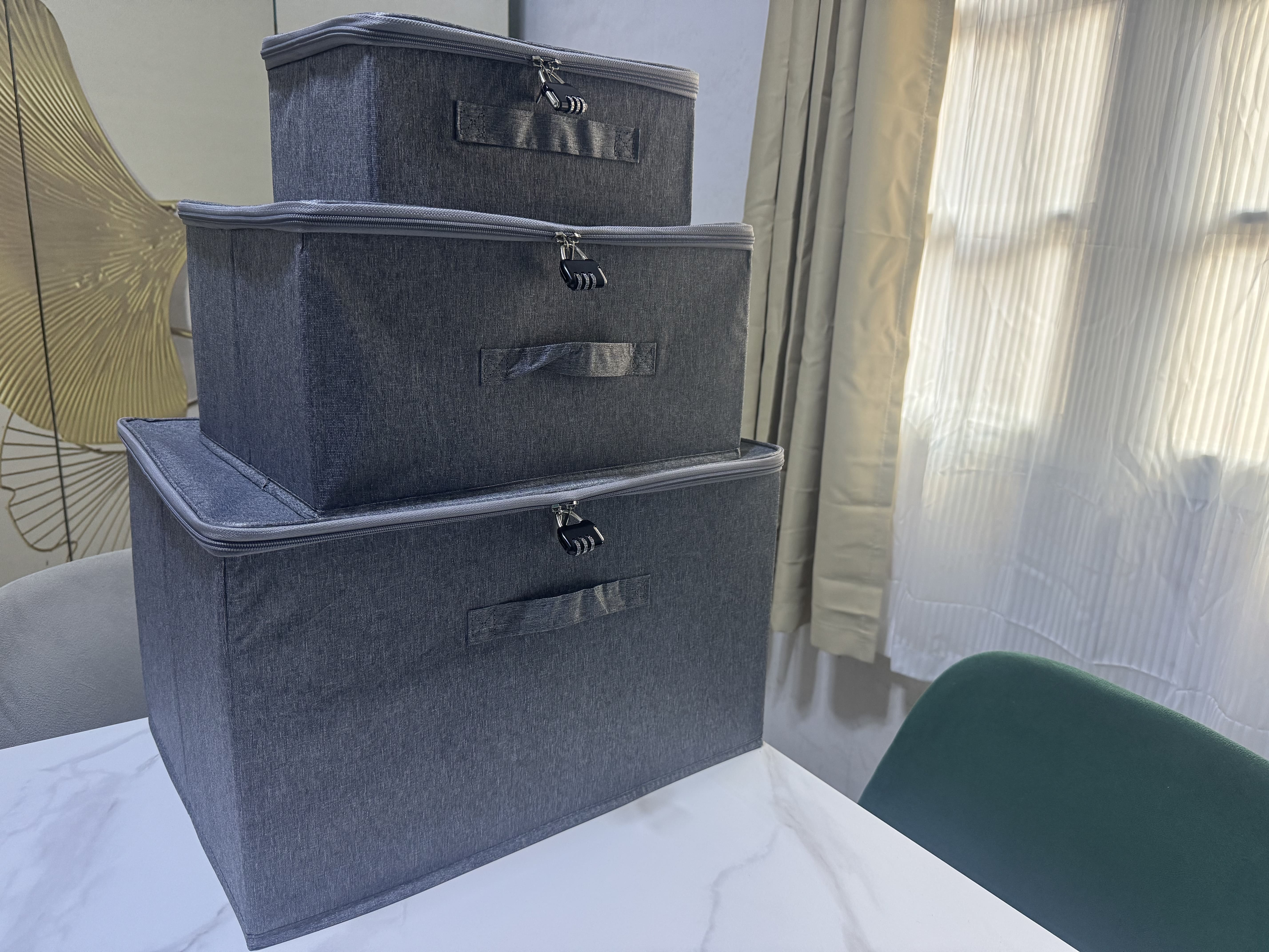 BOITE DE RANGEMENT AVEC VERROUILLAGE