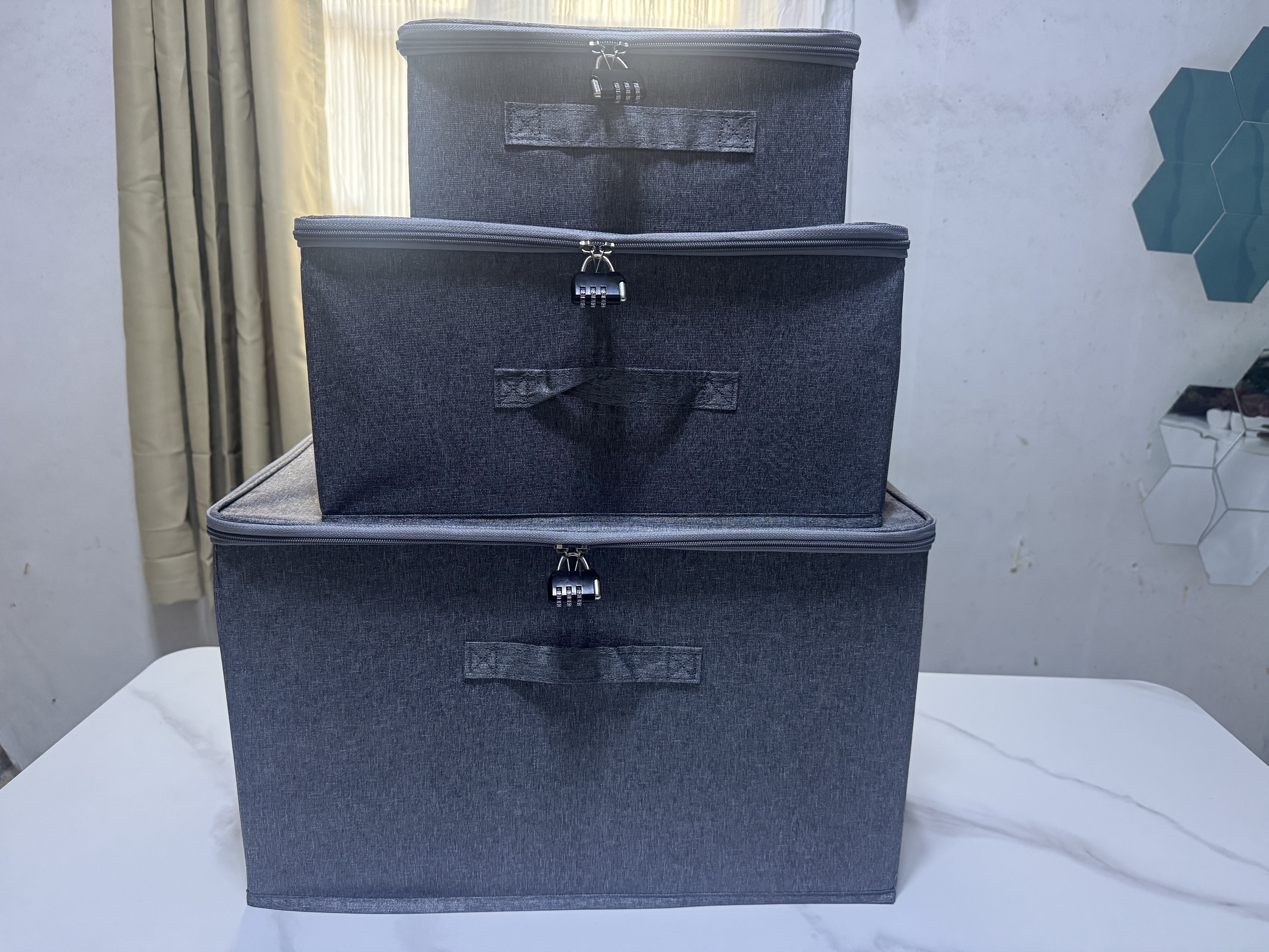 BOITE DE RANGEMENT AVEC VERROUILLAGE