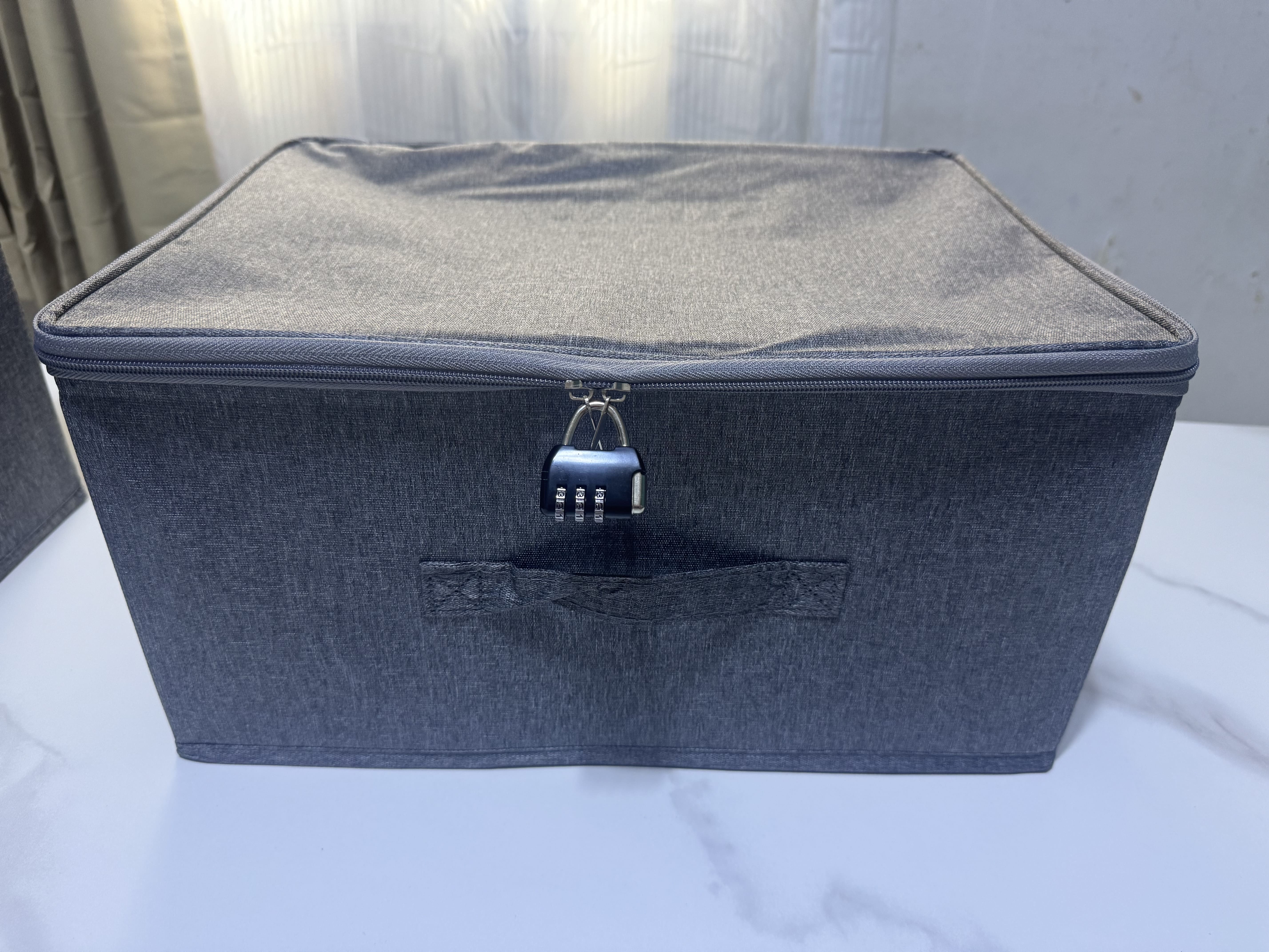 BOITE DE RANGEMENT AVEC VERROUILLAGE