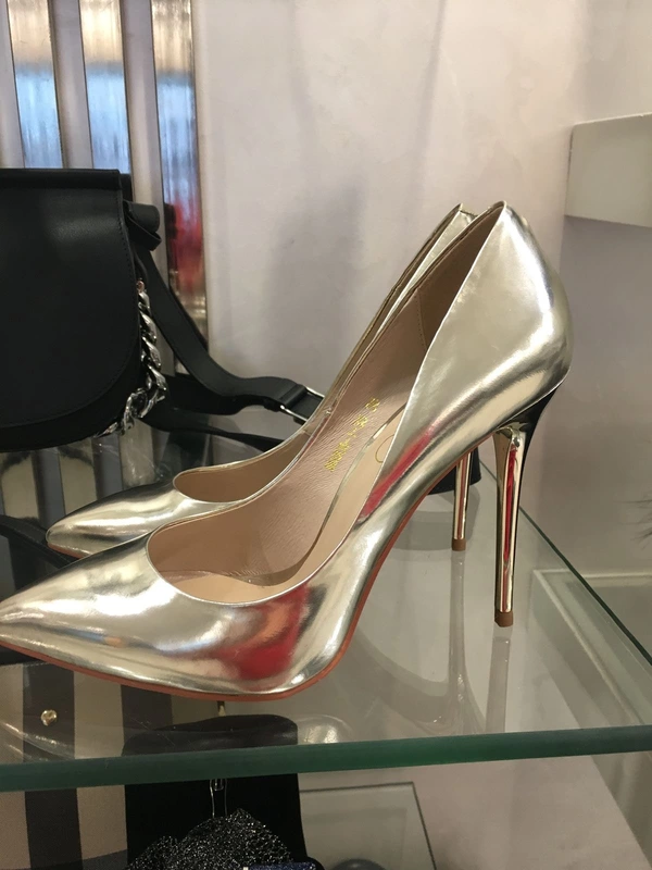 CLASSIC GOLDEN HEEL