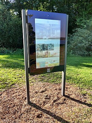 destination.kiosk 49-Zoll OUTDOOR - Hochformat inkl. Standfüße destination.kiosk 49-Zoll OUTDOOR - Hochformat inkl. Standfüße