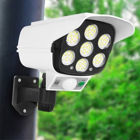 SOLAR POWERED  WATER-PROOF MOTION INDUCTION LED OUTDOOR LED SPOT LIGHT