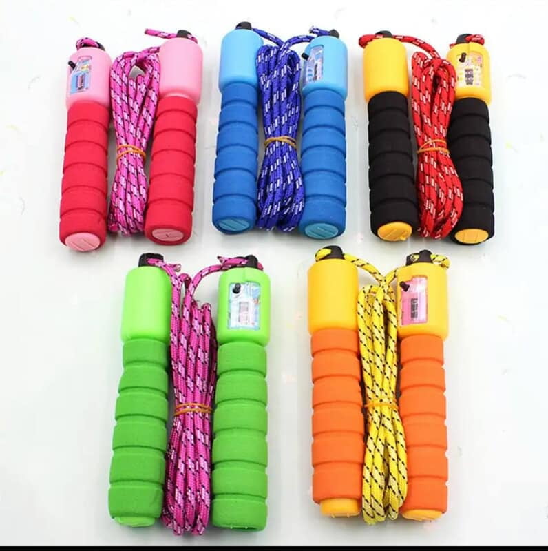 PROFESSIONAL SKIPPING ROPE WITH ELECTRONIC COUNTER - 2.4M LENGTH