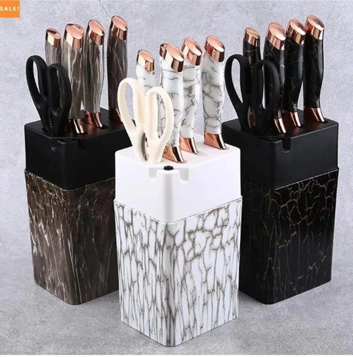 7 PIECES SET OF NON-STICK COATED KNIVES SET WTH A KNIFE STAND
