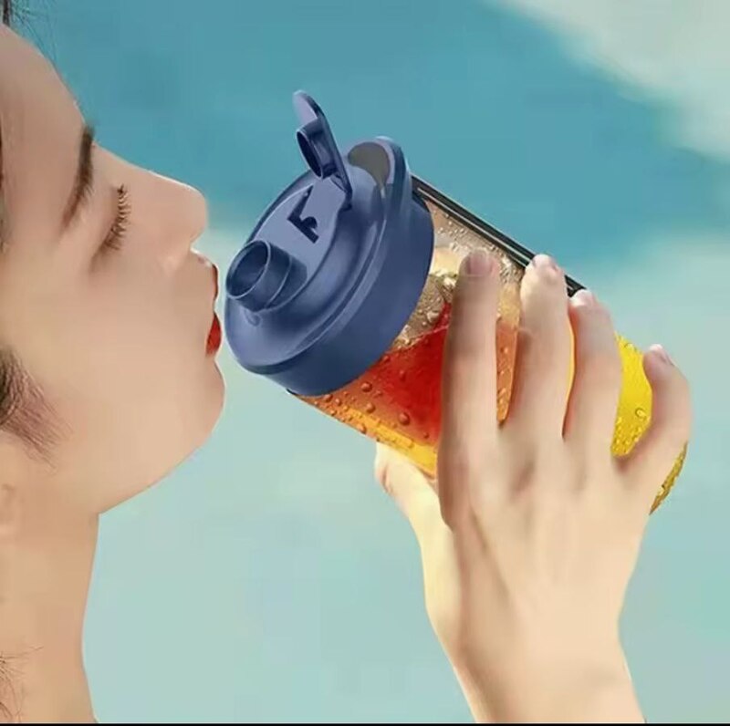 PORTABLE RECHARGEABLE JUICER SMOOTHIE MAKER FRUITS BLENDER