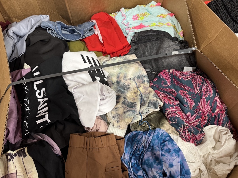 Luxury Retailer APPAREL Truckload