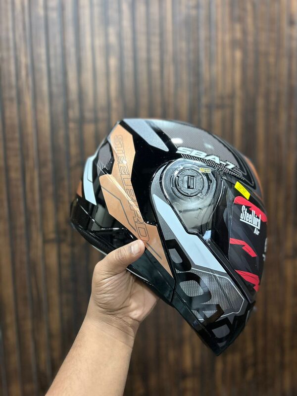 STEELBIRD SBA-7 ISS ROAD GLOSSY BLACK/METTALIC GOLDEN C/V (M)