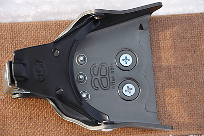 3 Pin Binding (75 mm) – includes Heel Kit / Fixation à trois pointes (75 mm) – avec ensemble de talonnières 3 Pin Binding (75 mm) – includes Heel Kit / Fixation à trois pointes (75 mm) – avec ensemble de talonnières