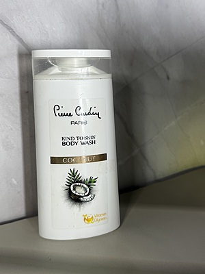 PIERRE CARDIN KIND TO SKIN BODY WASH
