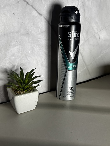 Sure Men sensitive Anti perspirant spray