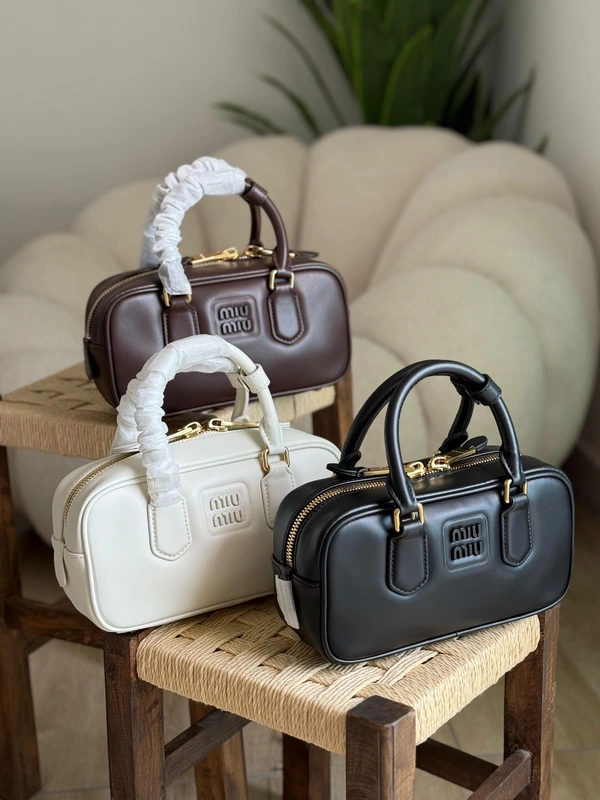 MIU MIU SAC STRUCTURÉ