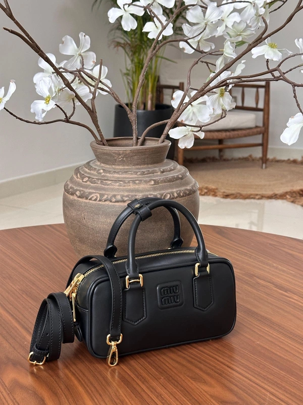 MIU MIU SAC STRUCTURÉ