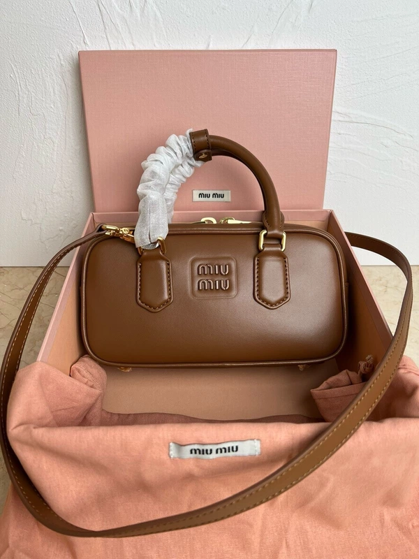 MIU MIU SAC STRUCTURÉ