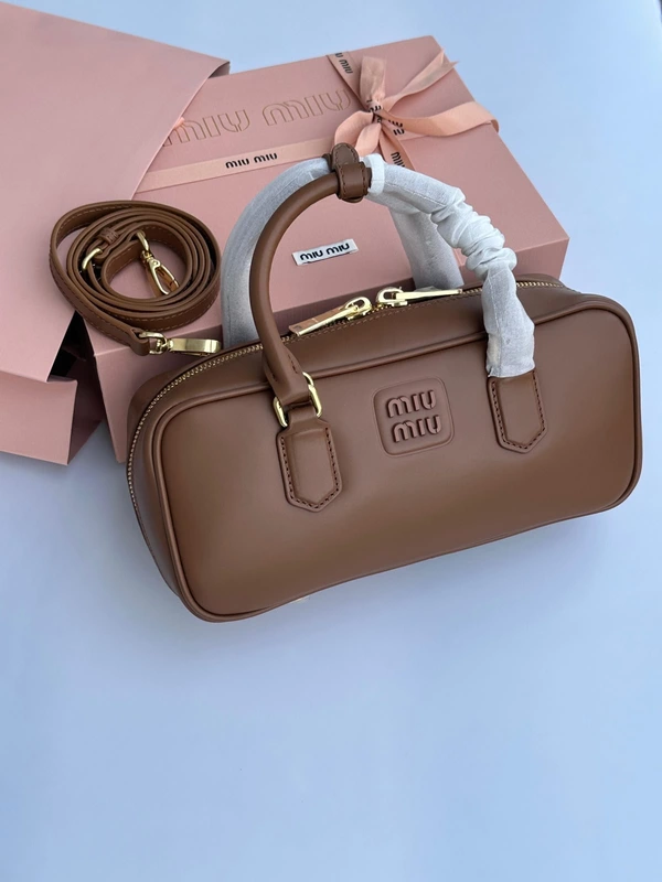 MIU MIU SAC STRUCTURÉ