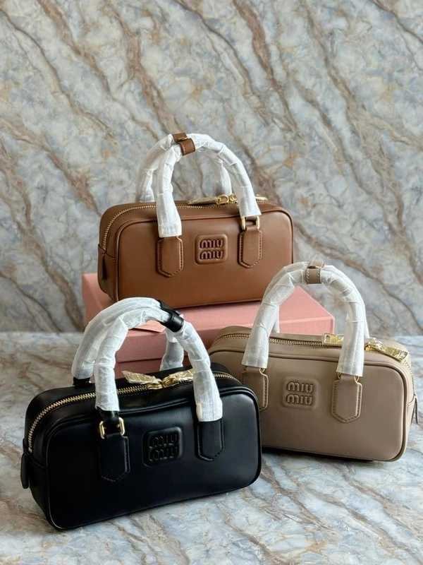 MIU MIU SAC STRUCTURÉ