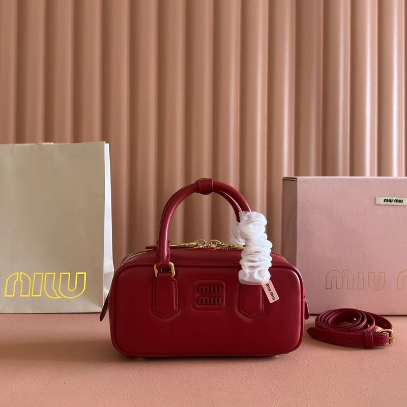 MIU MIU SAC STRUCTURÉ
