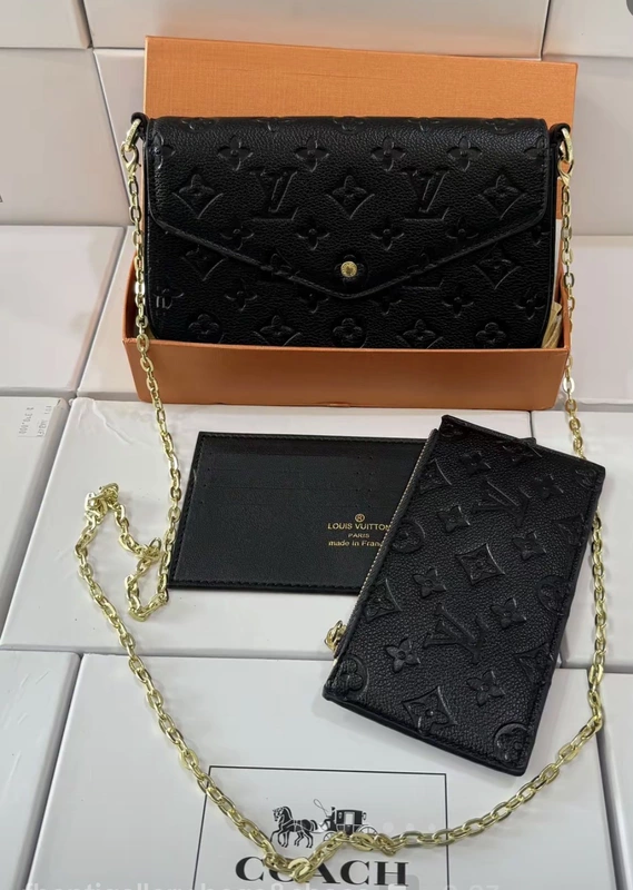 LOUIS VUITTON PURSE