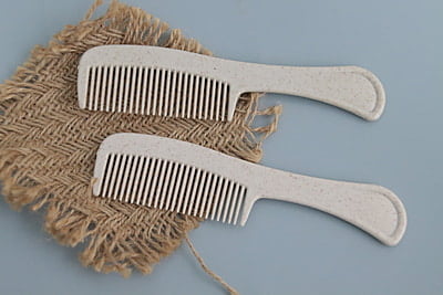 WHEAT STRAW COMB WITH HANDLE(CRESCENT)