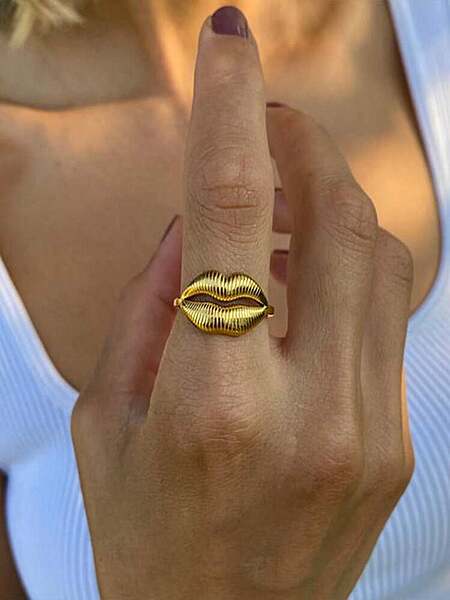 Kiss Me Ring