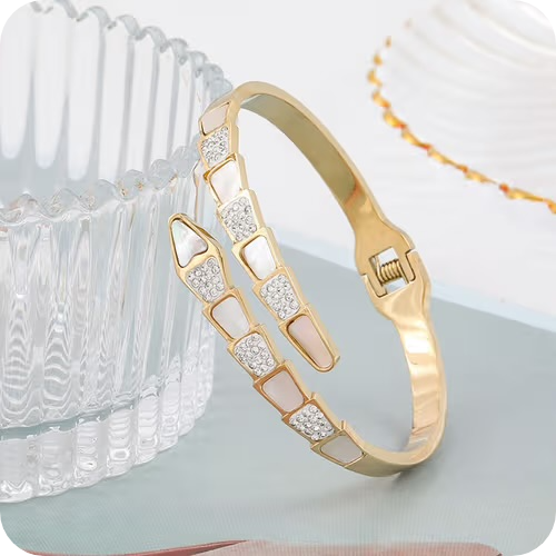 Diamond Snake Bracelet Gold